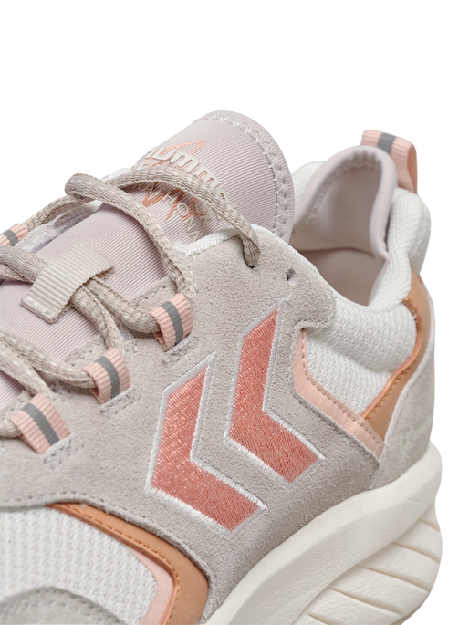 MARATHONA REACH LX, MARSHMALLOW/SILVER CLOUD, packshot