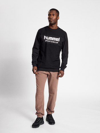 hmlLGC KYLE SWEATSHIRT, BLACK, model