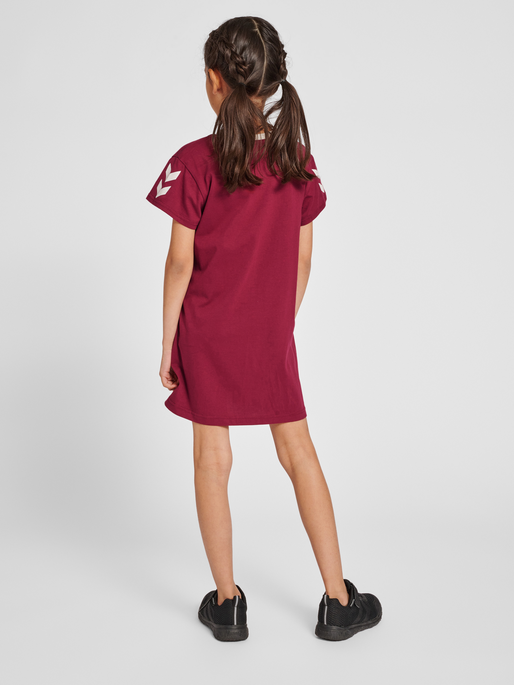 hmlMILLE T-SHIRT DRESS S/S, RHODODENDRON, model