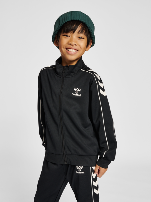 hmlTRACK TRACKSUIT, BLACK, model