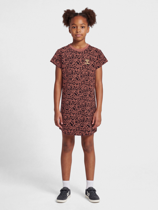hmlMEJSE DRESS S/S, CHUTNEY, model