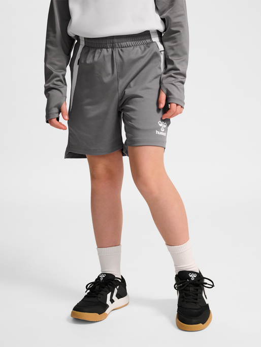 hmlLEAD 2.0 TRAINING SHORTS KIDS, STEEL GRAY, model