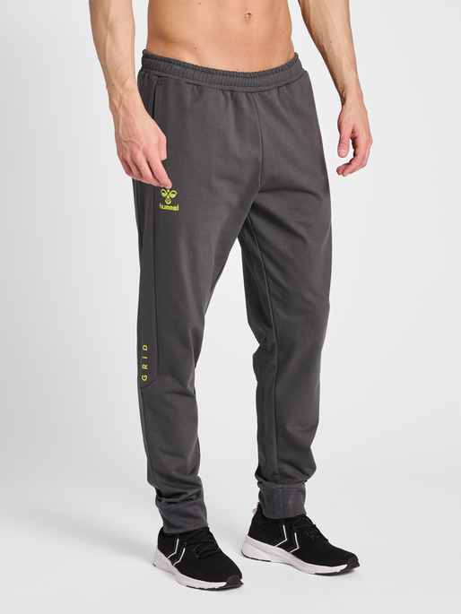 hmlOFFGRID COTTON PANTS, FORGED IRON/DARK CITRON, model