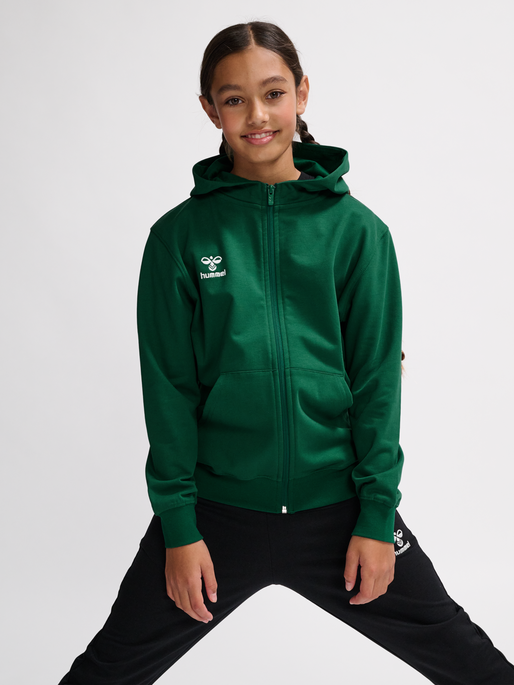 hmlGO 2.0 ZIP HOODIE KIDS, EVERGREEN, model