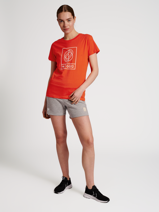 hmlGG12 T-SHIRT S/S WOMAN, CHERRY TOMATO, model