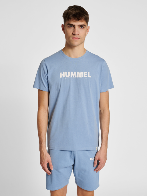 hmlLEGACY T-SHIRT, ASHLEY BLUE, model