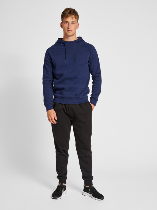 hmlRED HEAVY HOODIE, MARINE, model