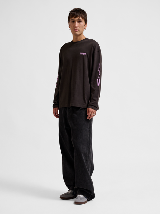 hmlLOOSE T-SHIRT L/S SW STADIUM, AFTER DARK, model