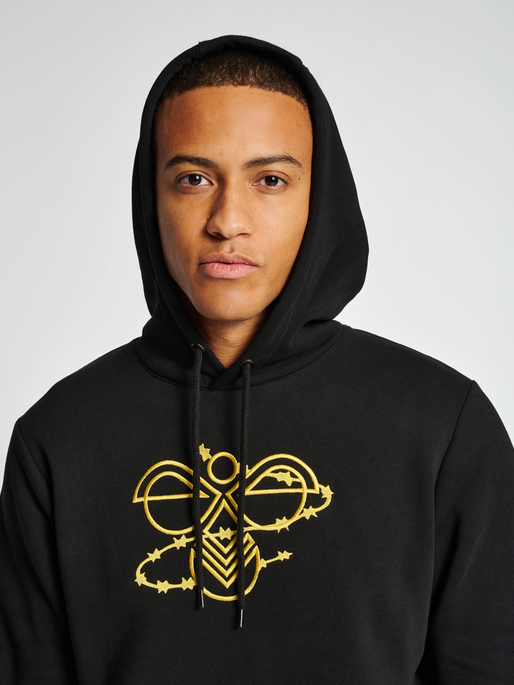 hmlAMNESTY HOODIE, 2001, model