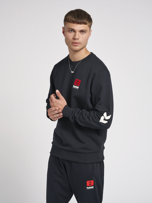 hmlLGC GRAHAM SWEATSHIRT, BLACK, model