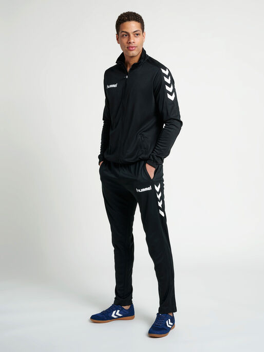 CORE POLY JACKET, BLACK, model