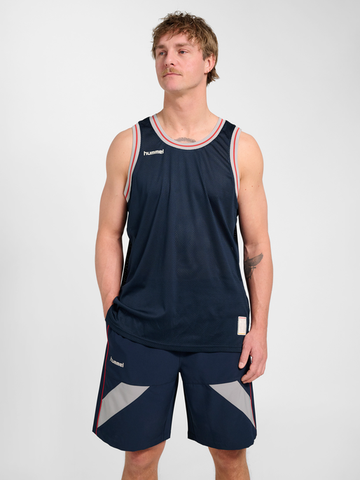 hmlWORLD 26 MESH TANK TOP, DARK SAPPHIRE, model
