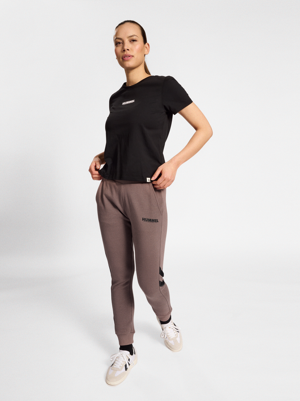 hmlLEGACY WOMAN TAPERED PANTS, IRON, model