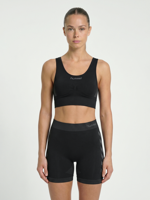 HUMMEL FIRST SEAMLESS BRA WOMAN, BLACK, model