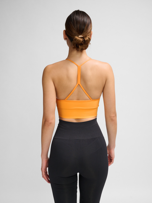 hmlTIFFY SEAMLESS SPORTS TOP, BLAZING ORANGE, model