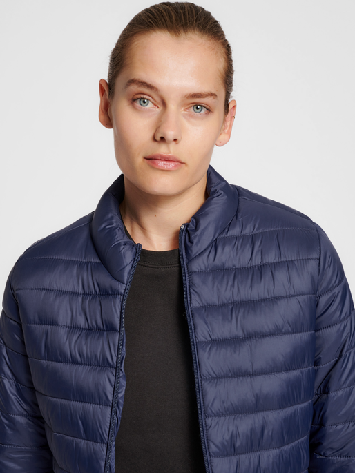 hmlRED QUILTED JACKET WOMAN, MARINE, model