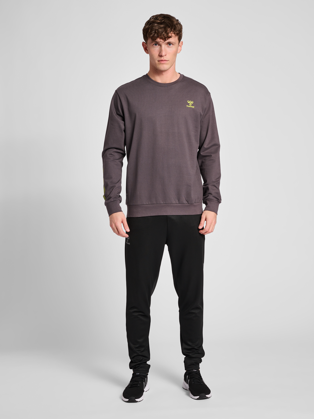 hmlOFFGRID COTTON SWEATSHIRT, 2172, model