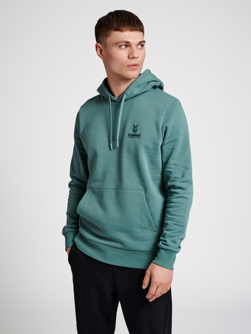hmlOSCAR HOODIE, NORTH ATLANTIC, model