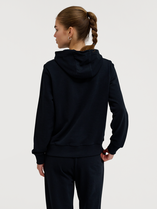hmlPULSE W SWEAT HOODIE, BLACK, model