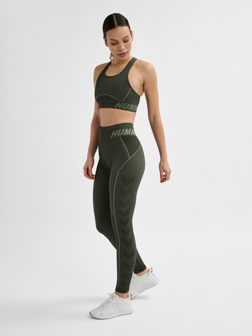 hmlTE CHRISTEL SEAMLESS SPORTS TOP, CLIMBING IVY/SEAGRASS MELANGE, model