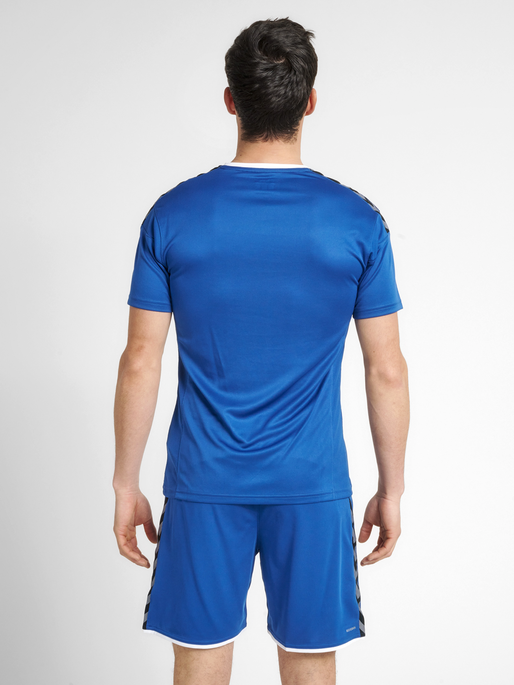 hmlAUTHENTIC POLY JERSEY S/S, TRUE BLUE, model