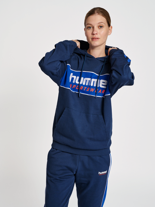 hmlLGC JULIAN HOODIE, 7459, model