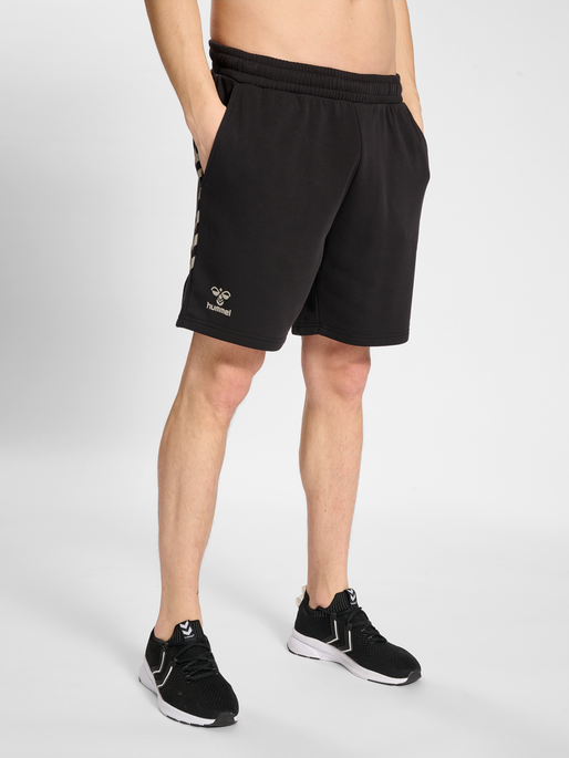 hmlSTALTIC COTTON SHORTS, BLACK, model