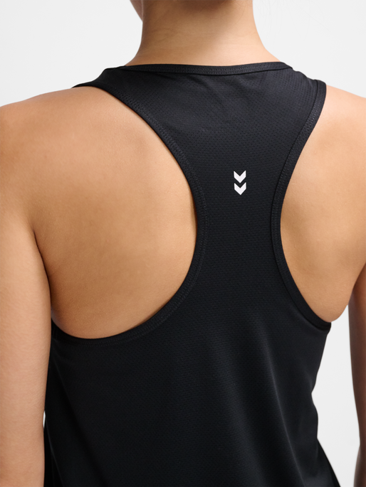hmlMT AURA MESH TOP, BLACK, model