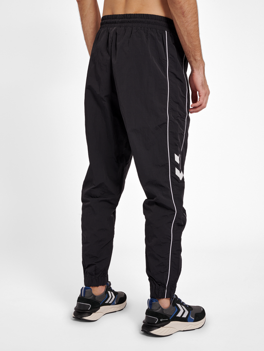 hmlLGC WALTER WOV REGULAR PANTS, BLACK, model