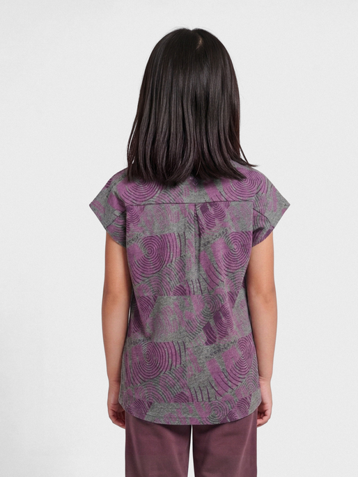 hmlSPACE JAM DIEZ T-SHIRT S/S, AMARANTH, model