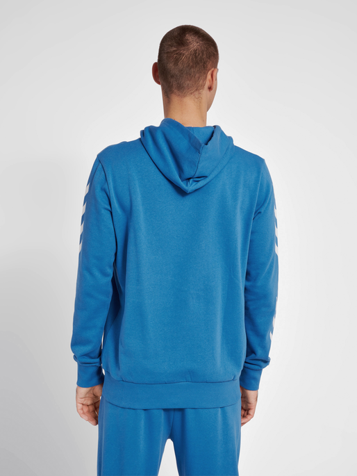 hmlLEGACY HOODIE, DEEP WATER, model
