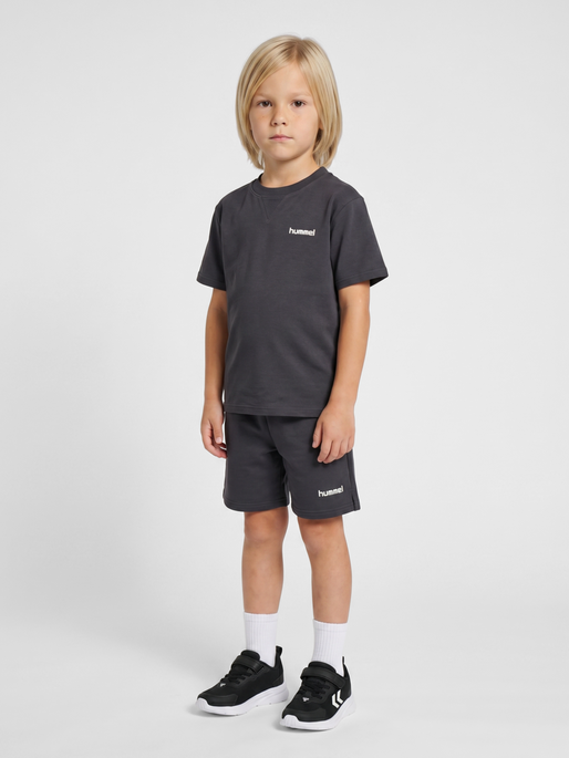 hmlJR LIGHT SWEAT T-SHIRT  S/S, EBONY, model