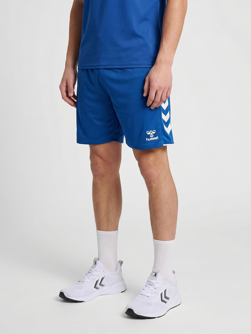 hmlCORE 2.0 SHORTS, TRUE BLUE/WHITE, model