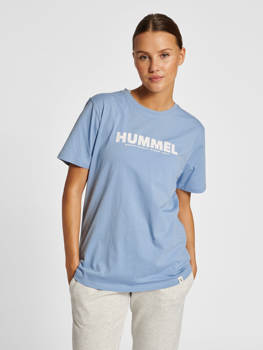 hmlLEGACY T-SHIRT, ASHLEY BLUE, model
