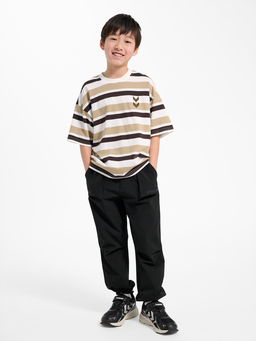 hmlJR SILLY S/S BOXY T-SHIRT STRIPE, SILVER MINK, model