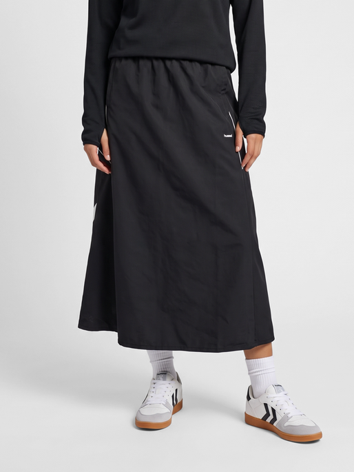 hmlI-D RIPSTOP SKIRT, BLACK BEAUTY, model
