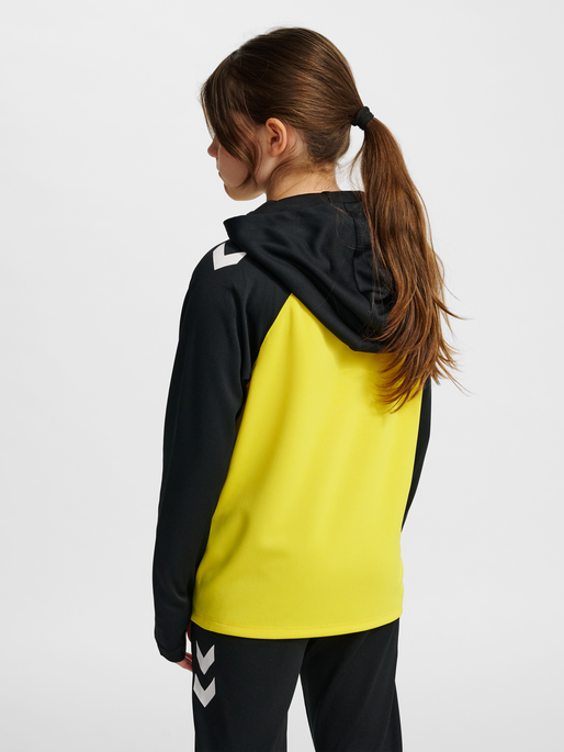 hmlLEAD 2.0 ZIP HOODIE KIDS, BLAZING YELLOW/BLACK, model