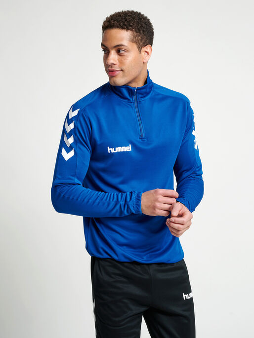 CORE 1/2 ZIP SWEAT, TRUE BLUE, model