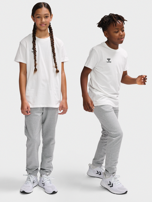 hmlGO 2.0 T-SHIRT S/S KIDS, WHITE, model