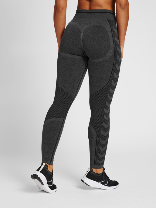 hmlMT LULU SEAMLESS SCRUNCH TIGHTS, BLACK MELANGE, model