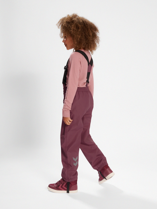 hmlMONSUN TEX SHELL PANTS, ROSE BROWN, model