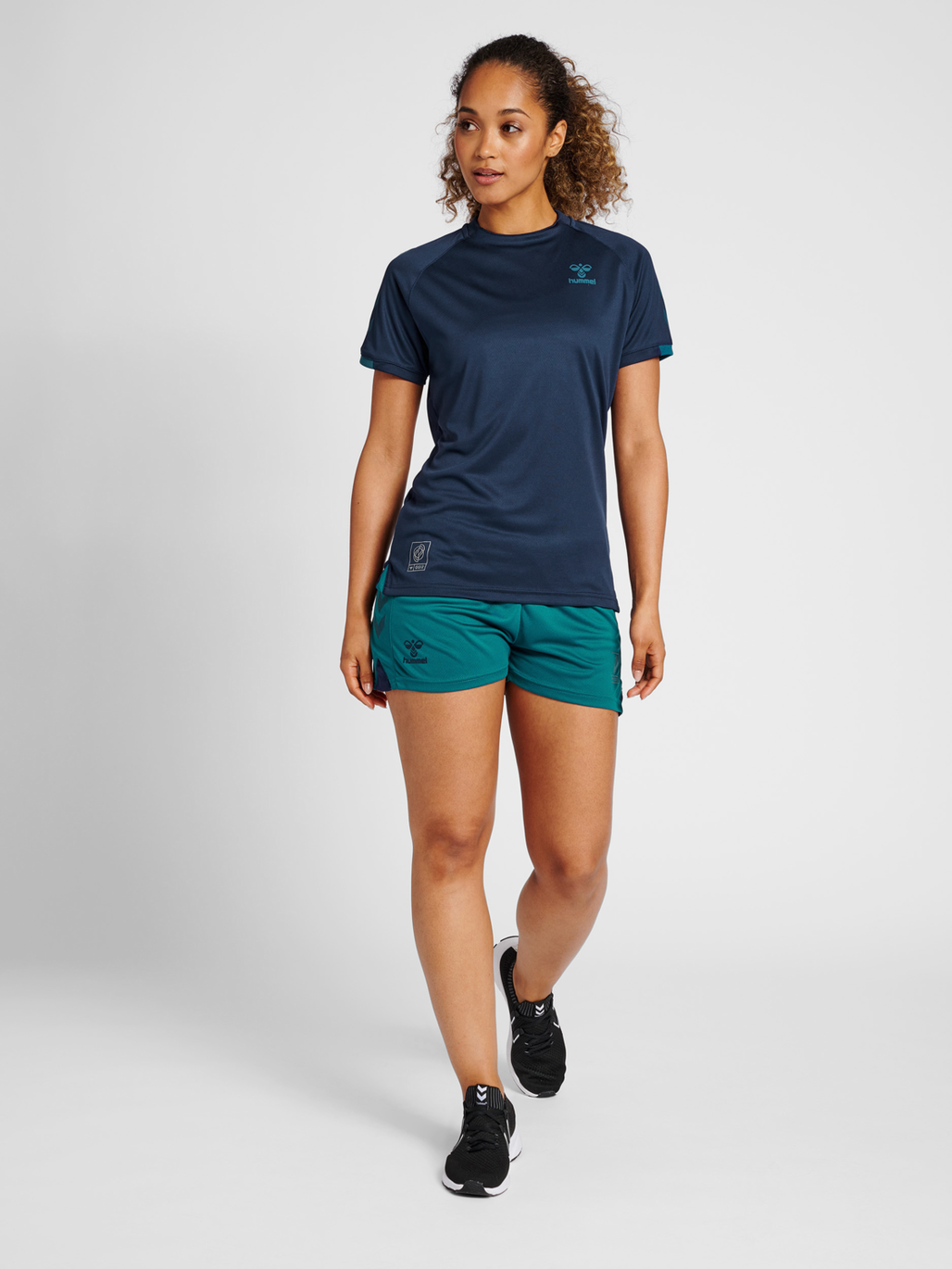 hmlGG12 ACTION JERSEY S/S WOMAN, 7026, model
