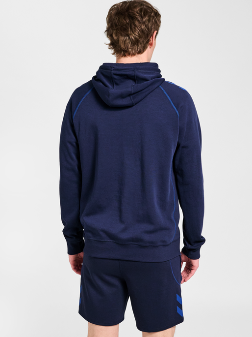 hmlMOVE 2.0 HOODIE, MARINE, model