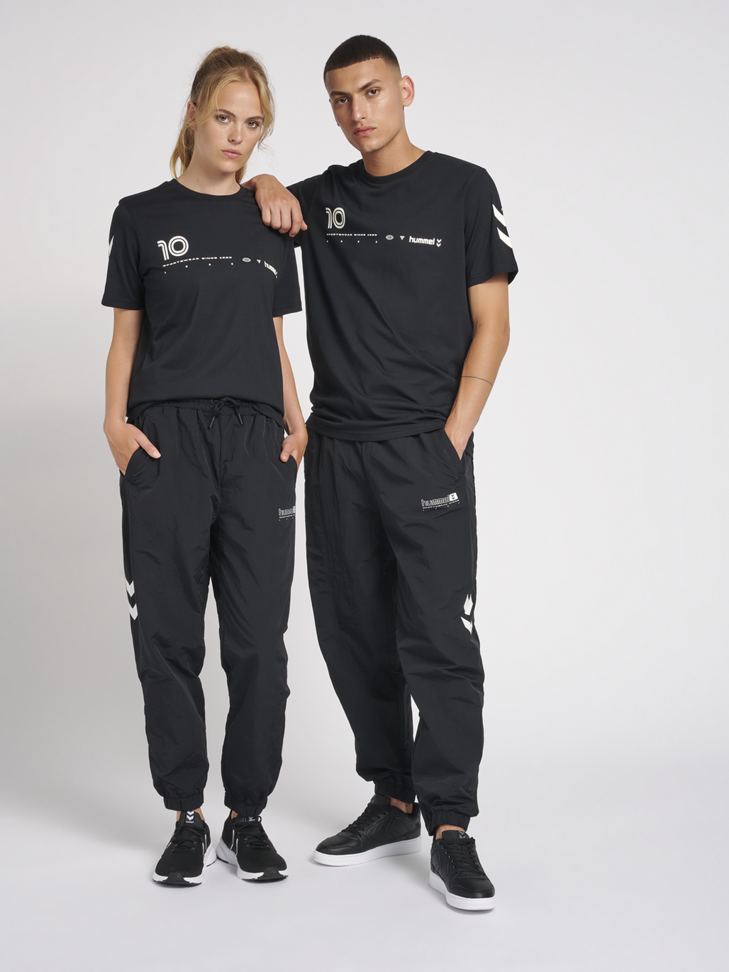 hmlLGC MUSA WOV REGULAR PANTS, BLACK, model