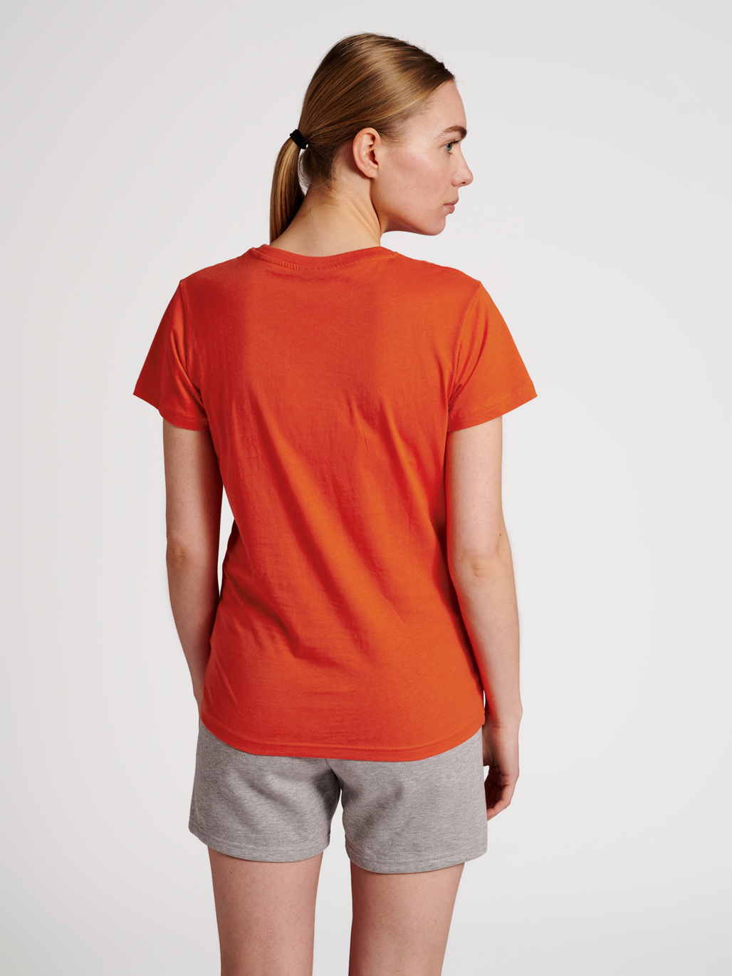 hmlGG12 T-SHIRT S/S WOMAN, CHERRY TOMATO, model