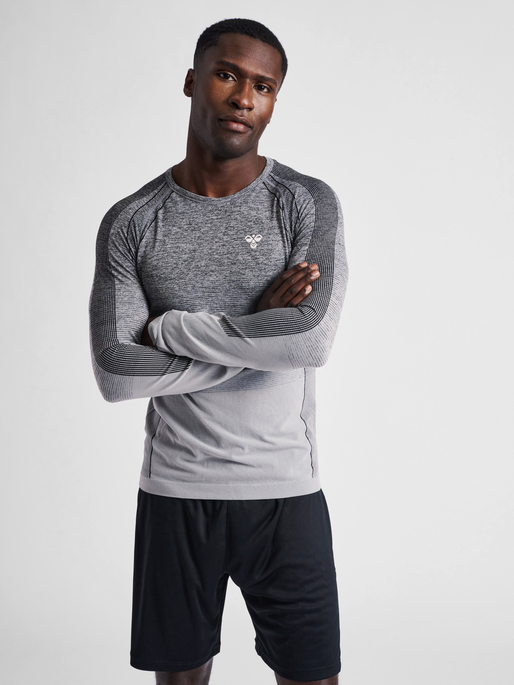 hmlGG12 TRAINING SEAMLESS L/S, BLACK MELANGE, model