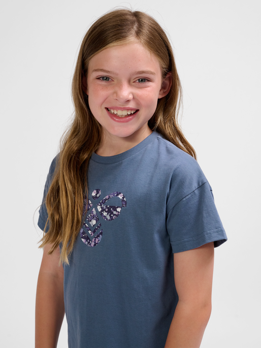 hmlLIBI T-SHIRT, BERING SEA, model