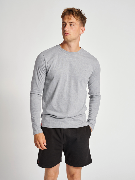 hmlRED HEAVY T-SHIRT L/S, GREY MELANGE, model