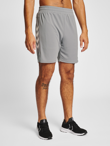 hmlTE TOPAZ SHORTS, SHARKSKIN, model