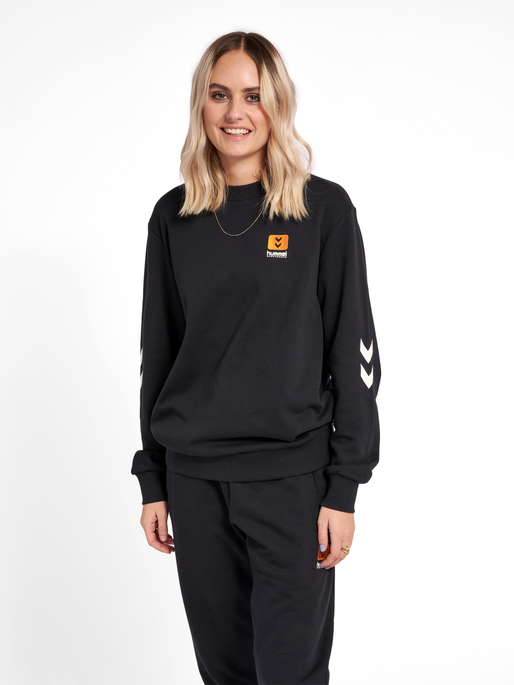 hmlLGC LIAM SWEATSHIRT, BLACK, model